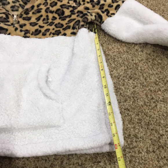 White and leopard pullover M - Picture 6 of 6
